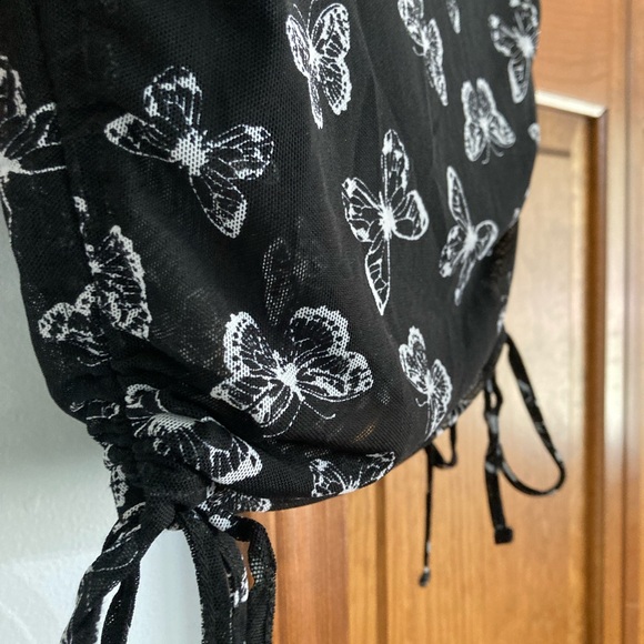 NWOT Hollister Butterfly Print Cinch Crop Top XS - Picture 2 of 4